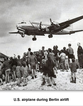 CW Home 07 US airplane Berlin airlift